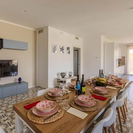 Lina Villa Morrovalle